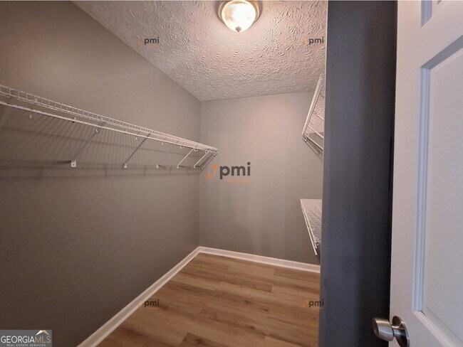 Building Photo - 4103 Renard Way