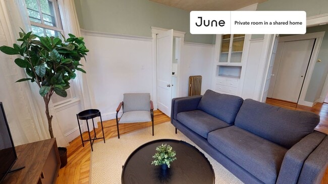 Building Photo - Room in Shared 4 bed/1 bath home in Dorchester Center