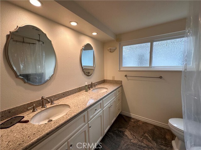 Building Photo - 16711 Greenview Ln