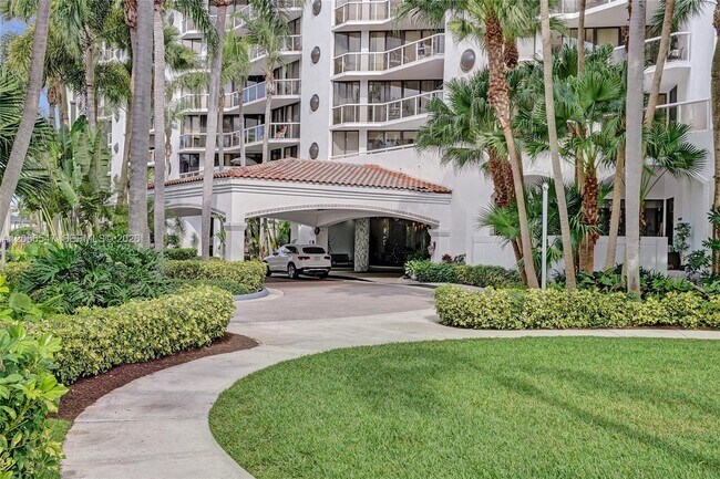Building Photo - 3610 Yacht Club Dr