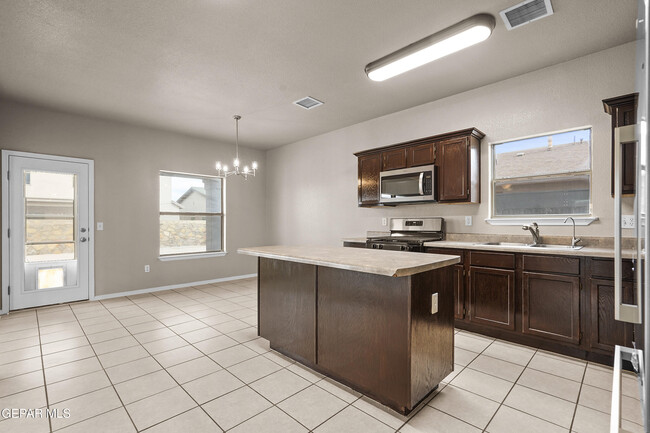 Building Photo - 14417 Delta Point Ct