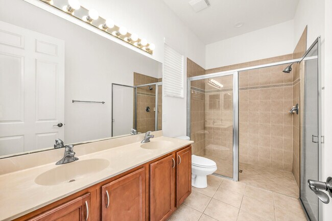 Building Photo - 555 Pacific Grove Dr