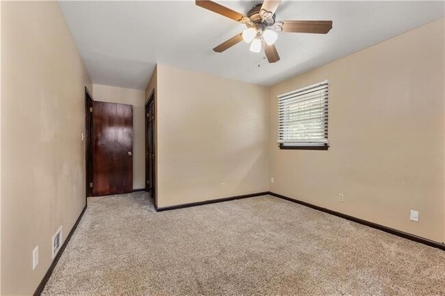 Building Photo - 3082 Briarleaf Dr