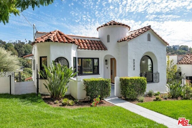 Building Photo - 2222 Valentine St