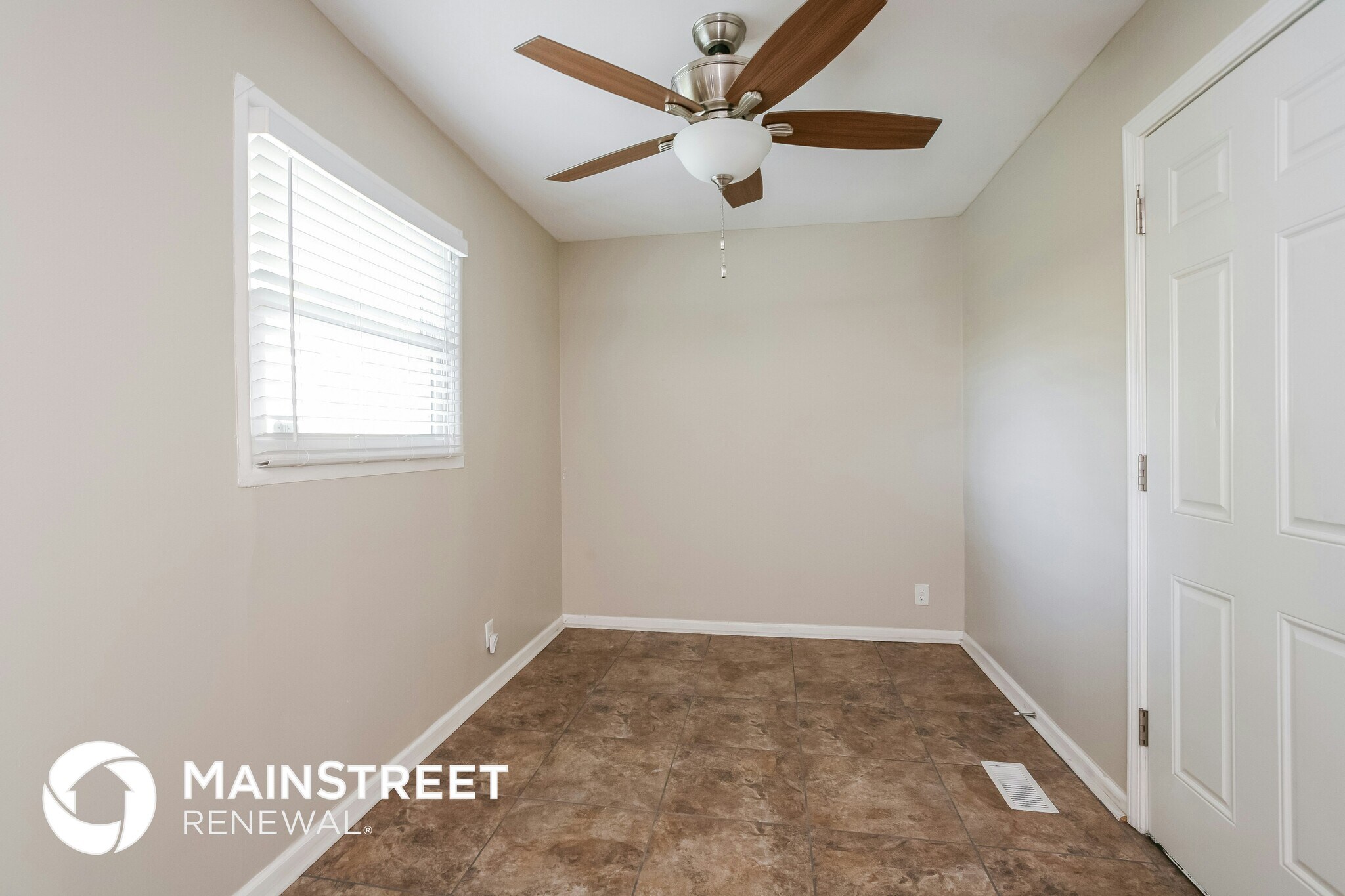 Building Photo - 8605 Catalina Dr