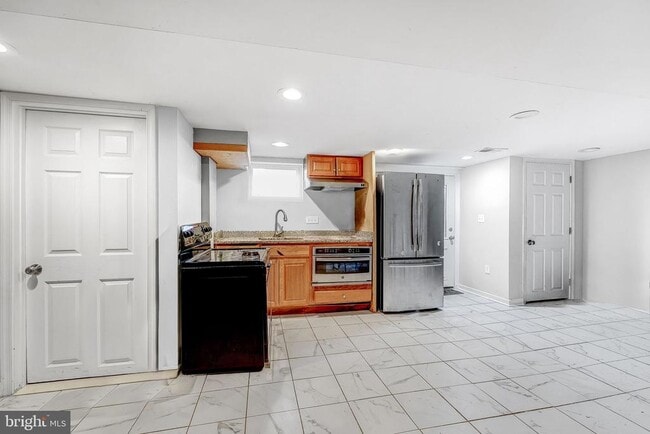 Building Photo - 715 N George Mason Dr