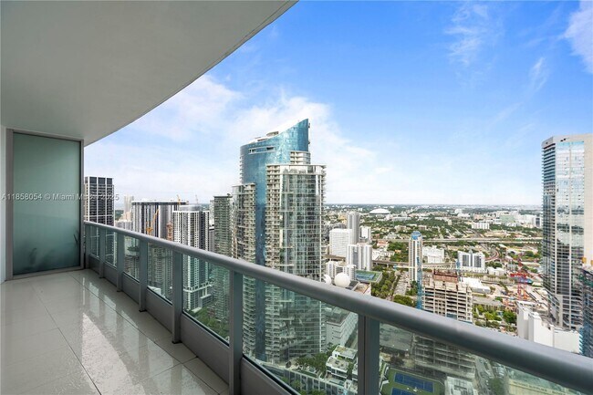 Building Photo - 900 Biscayne Blvd