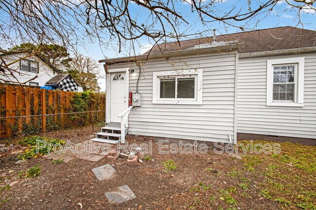 Building Photo - 108 Wright Ave