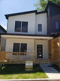 Building Photo - 215 Eisenhower Dr
