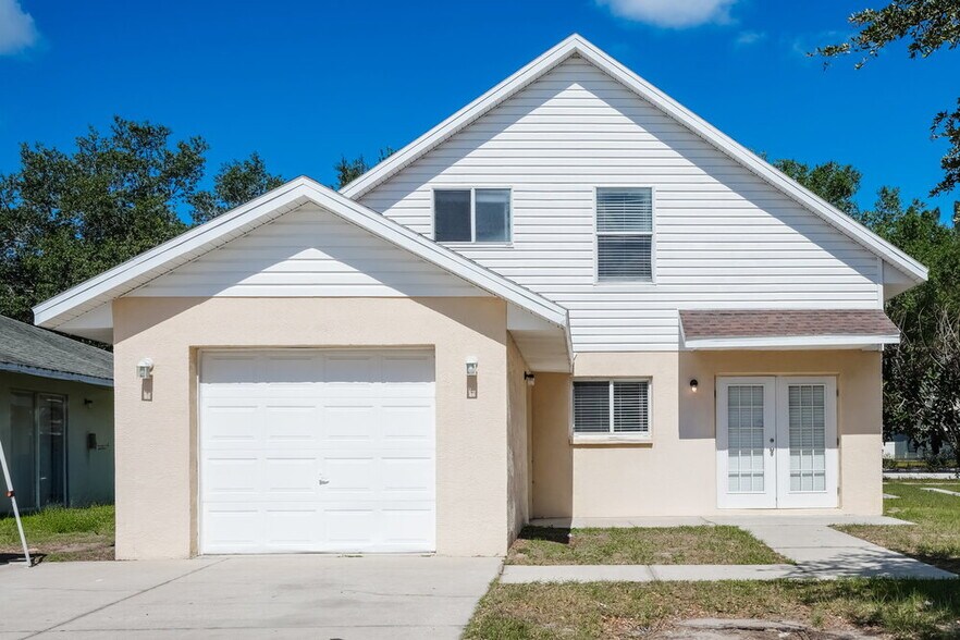Building Photo - 10334 Summerview Cir