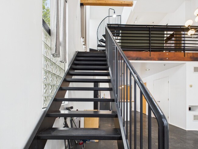 Building Photo - 3116 Adeline St