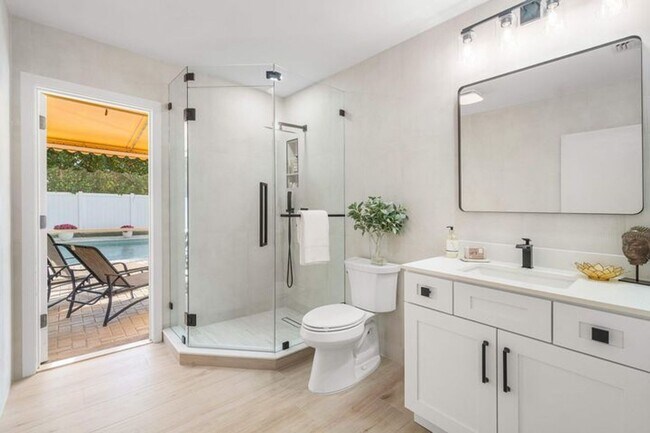 Building Photo - 518 Gardenia Terrace