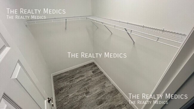 Building Photo - 1651 Welland St SE