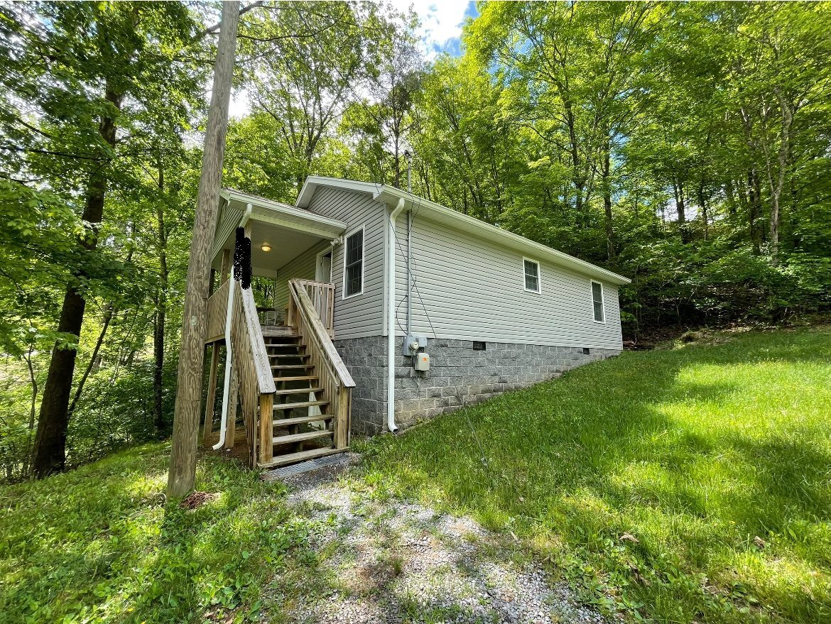 Building Photo - 10182 Redwood Cir