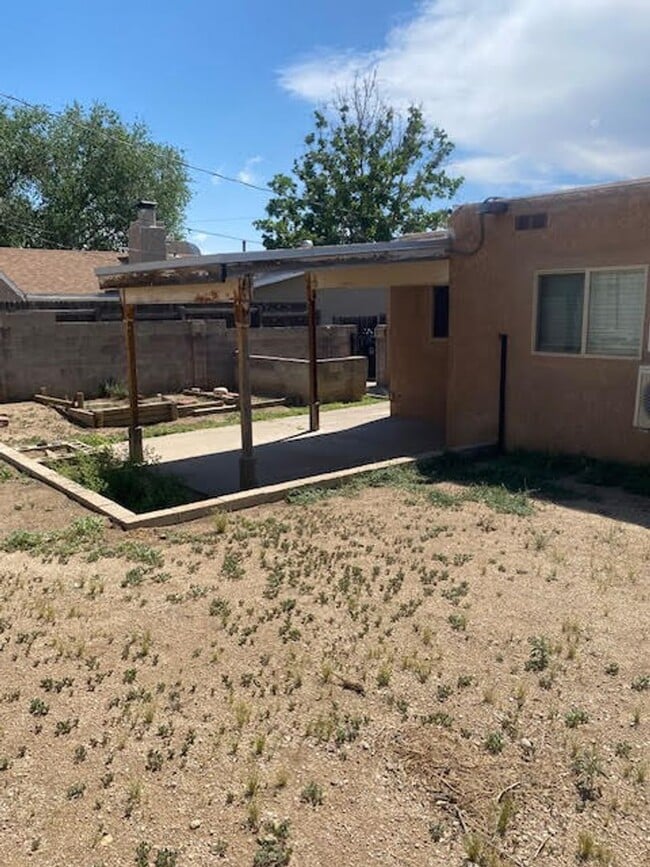 Building Photo - Northeast home off Juan Tabo and Indian Sc...