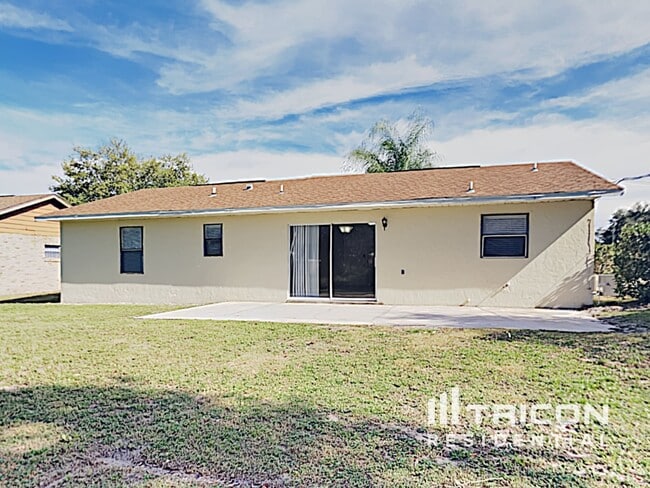 Building Photo - 900 Watt Cir