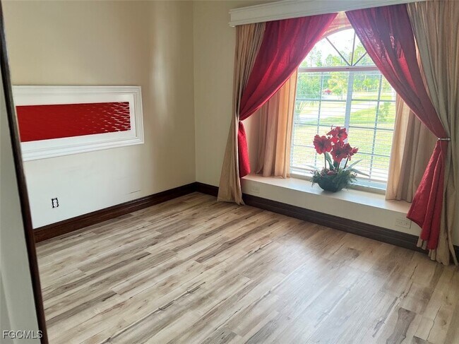 Building Photo - 3480 45th Ave NE