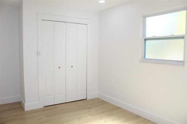 Building Photo - 7341 Hart St