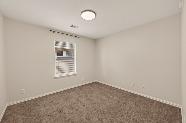 Building Photo - 6123 Carver Pines Dr