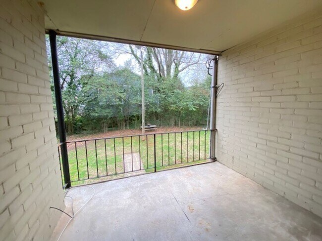 Building Photo - BH-fult1617-A