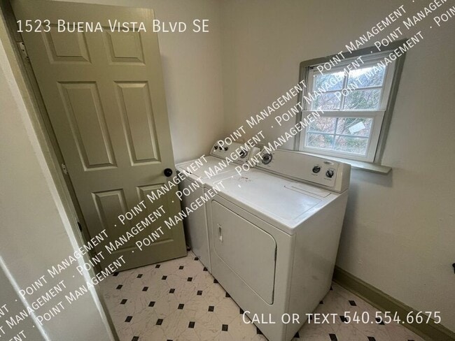 Building Photo - 1523 Buena Vista Blvd SE