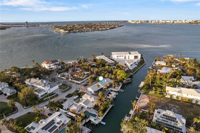 Building Photo - 31 Lands End Ln