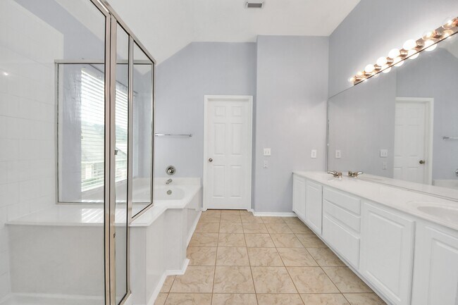 Building Photo - 9002 Sundown Dr