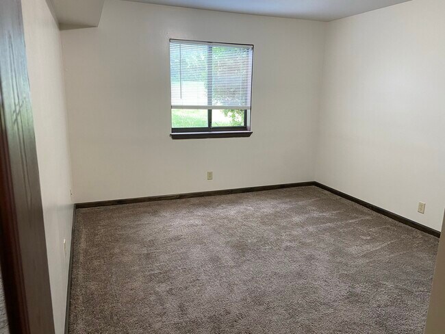 Building Photo - 1115 Elizabeth Ct