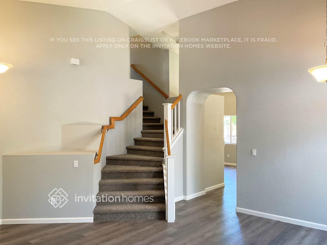 Building Photo - 472 Woodcrest Dr