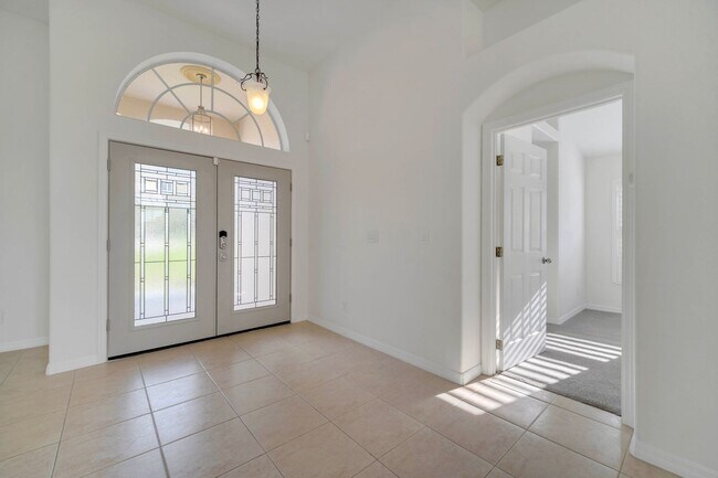 Building Photo - Stunning 4/3 with Fence Enclosed Yard in t...