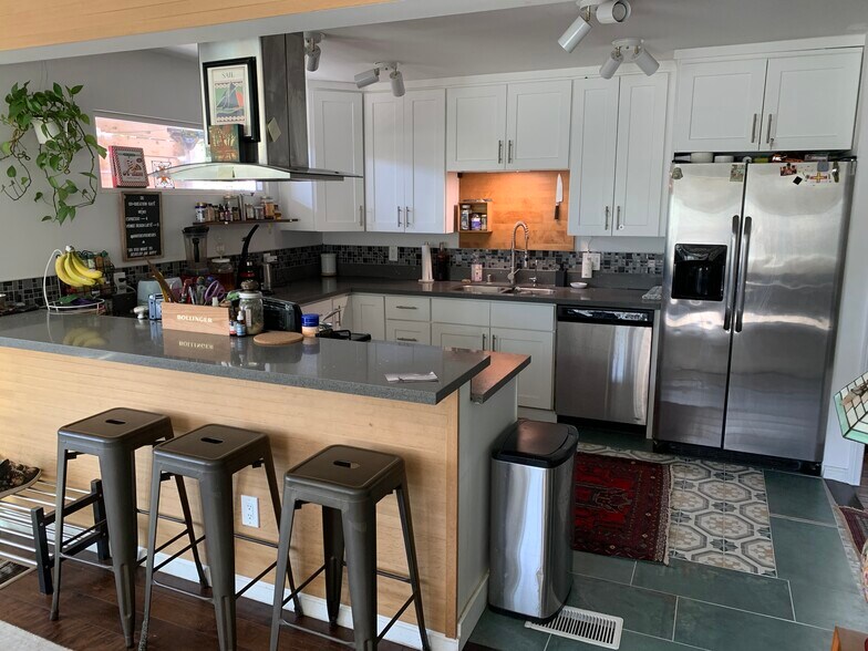 Building Photo - 6215 Monterey Rd