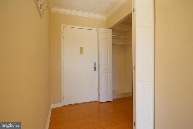 Building Photo - 1225 Martha Custis Dr