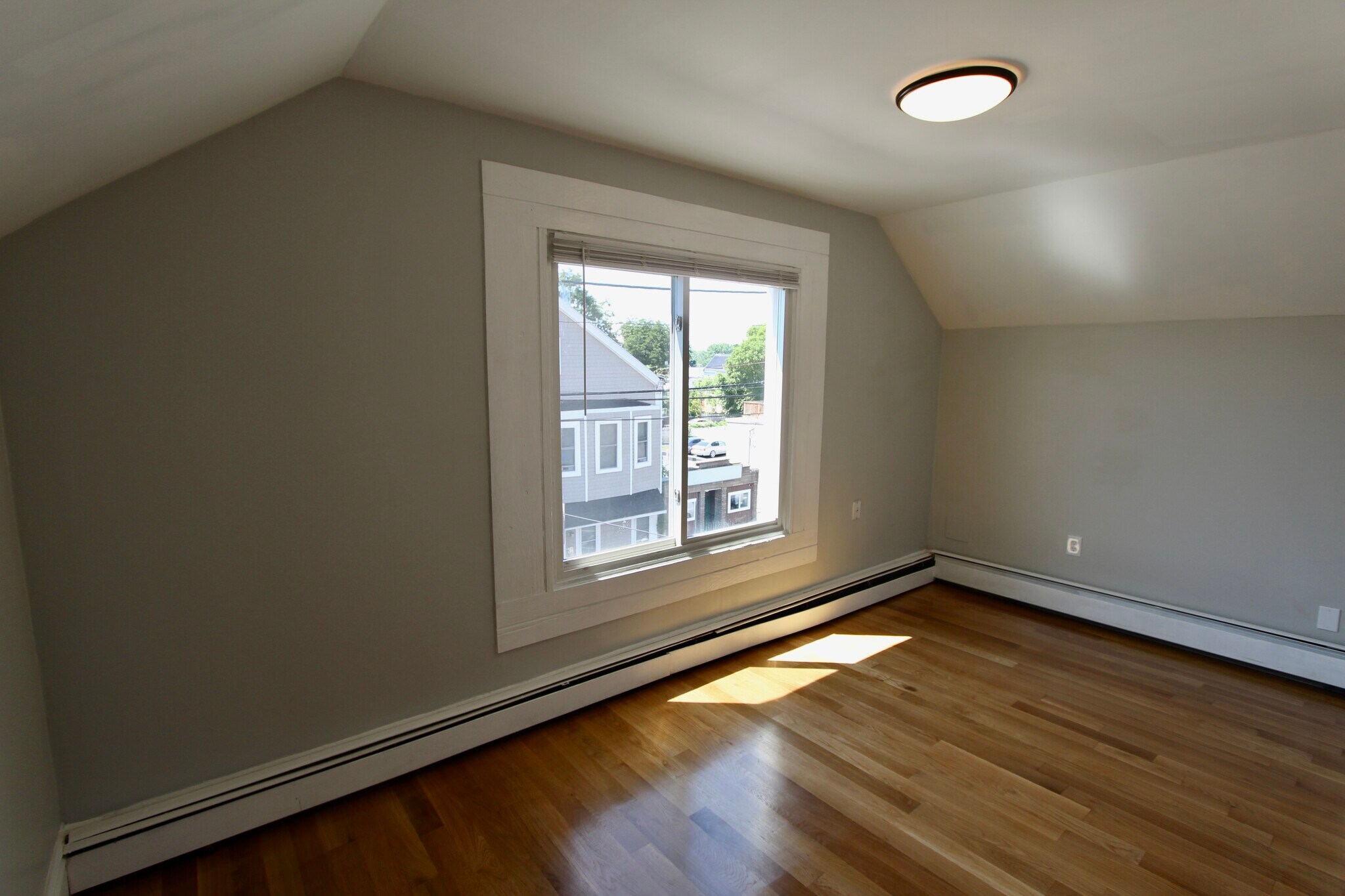 Building Photo - 508 Revere St