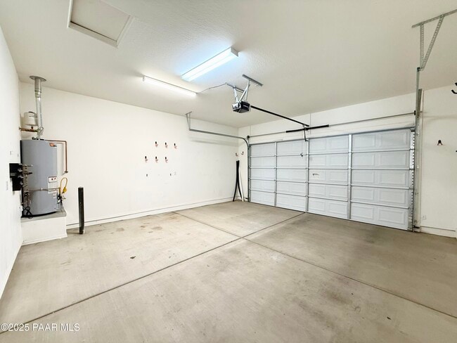 Building Photo - 5234 N Elliot Ave