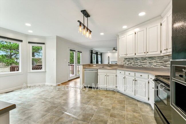 Building Photo - 141 Pine Creek Dr