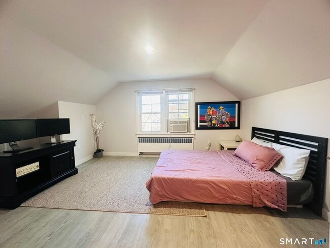 Building Photo - 37 Weed St