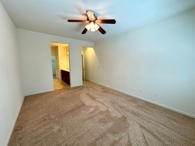 Building Photo - 2065 Red Willow Dr