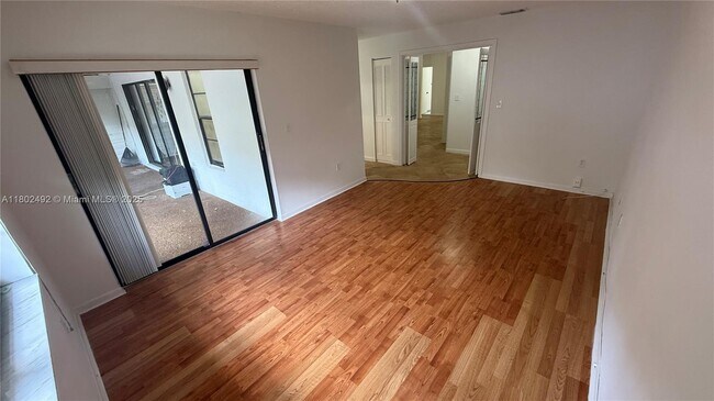 Building Photo - 10583 La Placida Dr