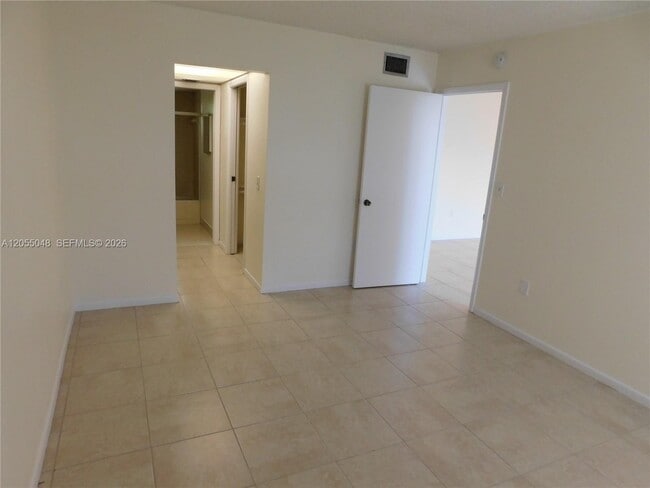 Building Photo - 8065 SW 107th Ave