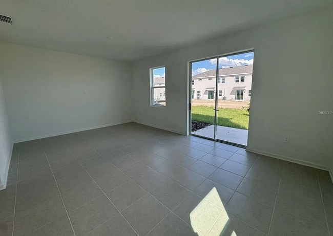 Building Photo - Charming 3-Bed Townhouse Retreat with 2.5 ...