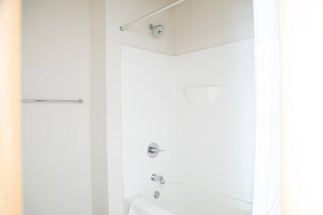 Building Photo - 1640 N Water St