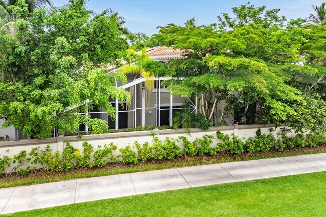 Building Photo - 7690 Hummingbird Ct