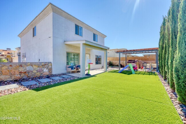 Building Photo - 2163 Enchanted Brk Dr