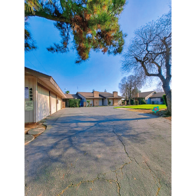 Building Photo - 4593 N Emerson Ave