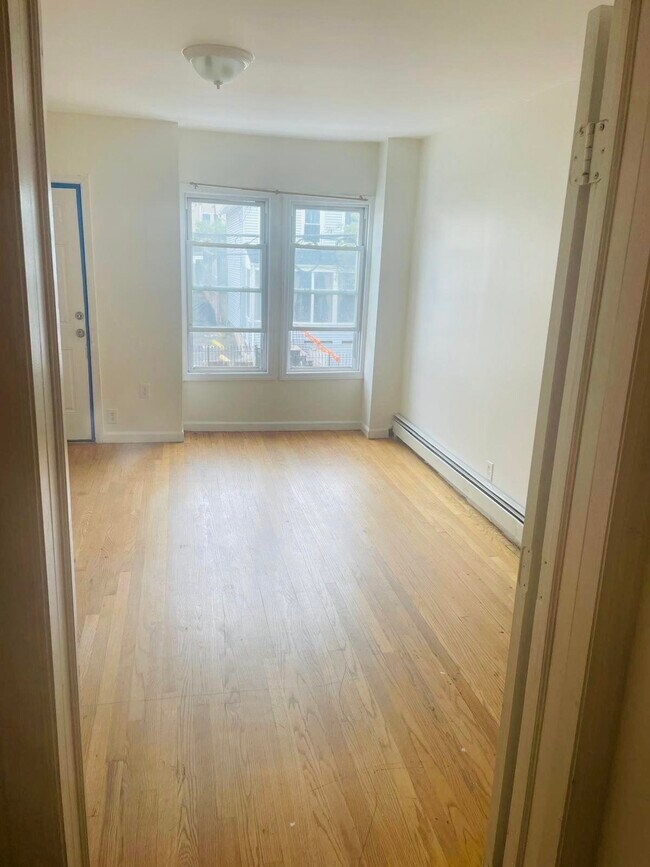 Building Photo - 62 Highland Ave