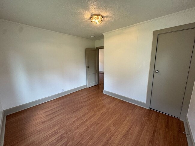 Building Photo - 208 Gravely Rd