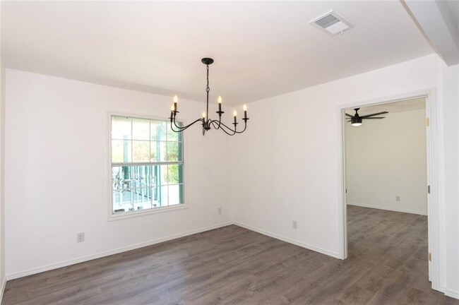 Building Photo - 407 Primrose St