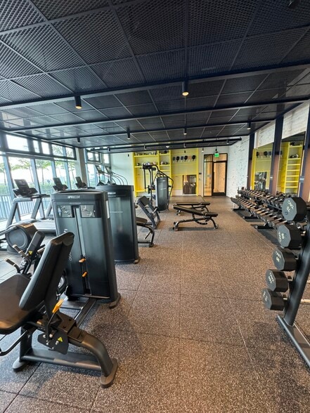 Building Photo - 160 NW 27th St