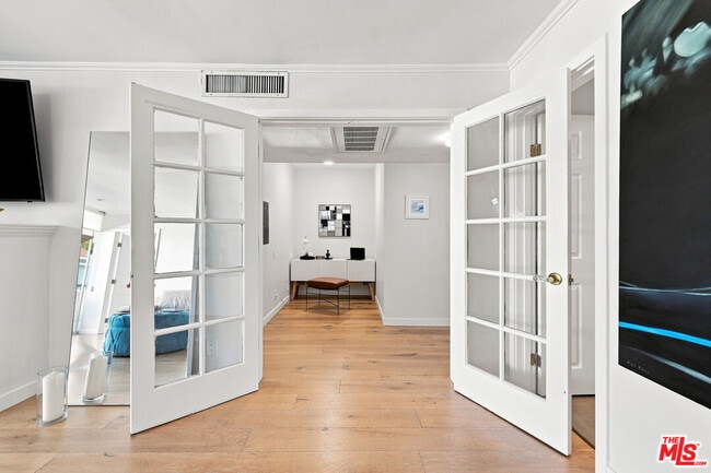 Building Photo - 7270 Hillside Ave