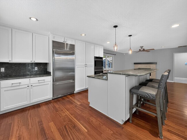 Building Photo - Gorgeous Single Level Home with Pool in Alamo Available Now!